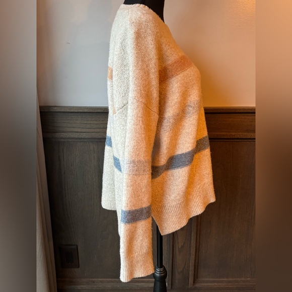 Wishlist Women's Sweater - Cream, Blue, Tan soft cozy oversized - Picture 5 of 8